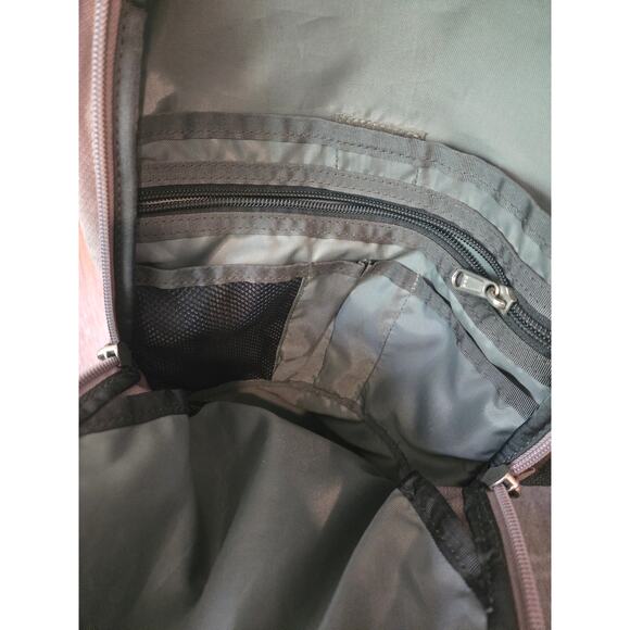 The North Face Jester School Laptop Backpack pink and black FLEX Vent. - Picture 4 of 5